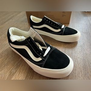 Vans  Old Skool VR3 size 8.5m/10w - color: Black and marshmallow